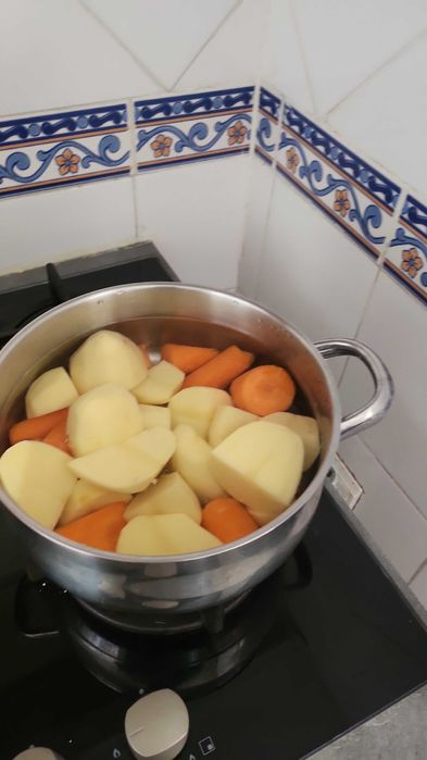 Cuidadora Full time  região  graça/ alfama