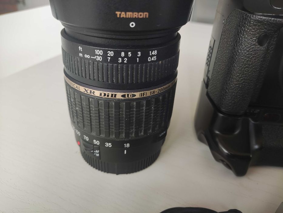 Máquina fotográfica Canon EOS 450d + Tamron 18-200mm