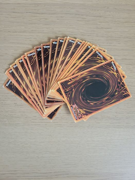 Lote Yu-Gi-Oh! (24 cartas antigas) – 19 de 1ª edição! Coleção rara