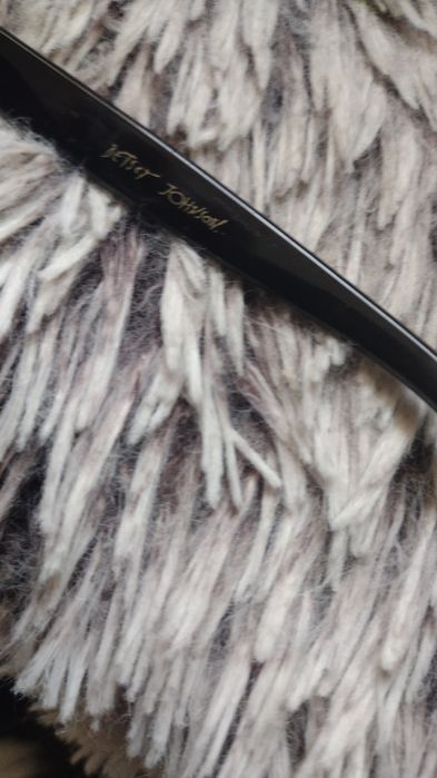 Okulary przeciwsłoneczne Betsey Johnson