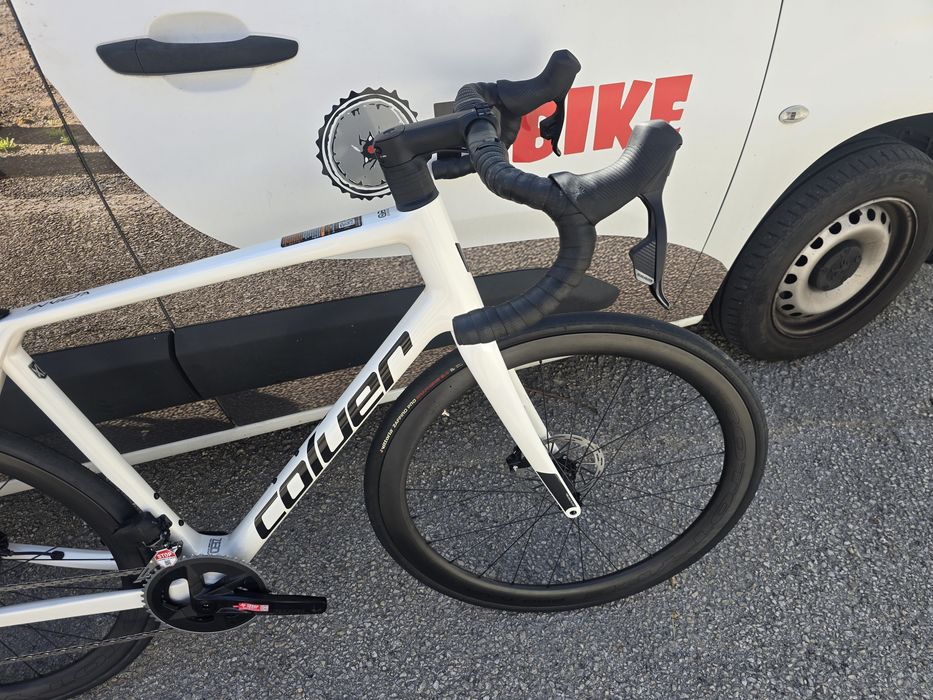Bicicleta de carbono com axs e rodas  carbono