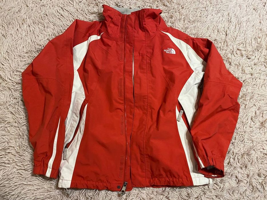 Куртка (ветровка) The North Face.
Размер М: