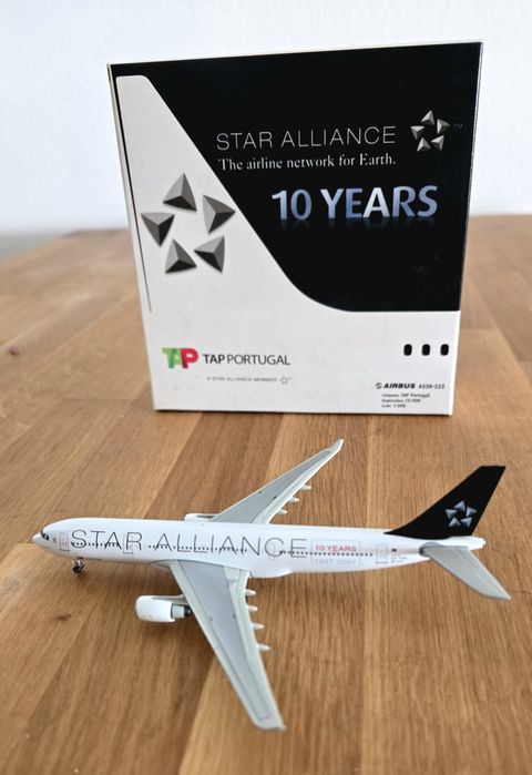 TAP Airbus A 330-223 STAR ALLIANCE 10 YEARS