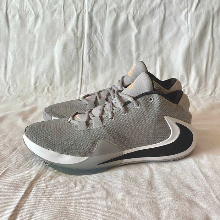 кросівки баскетбольні Nike Zoom Freak 1 (р. 44.5)