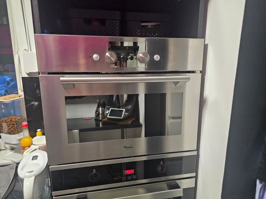 Mikrofala whirlpool stan bdb do szafki 60 cm szer i wys. 46cm