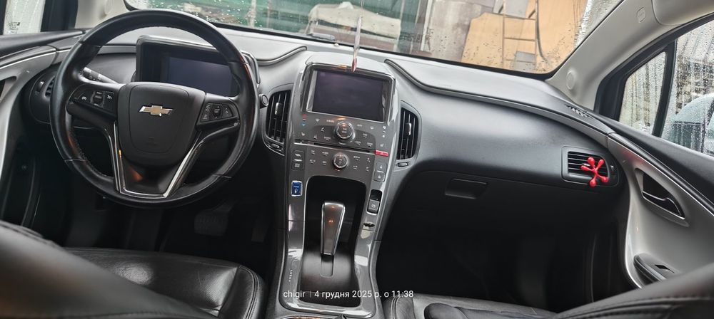Chevrolet Volt гібрид