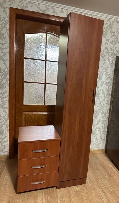 Меблі б/у пенал, стіл письмовий, тубма