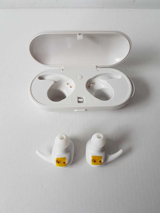 Nowe bezprzewodowe słuchawki douszne białe USB czas pracy 2-3 godziny