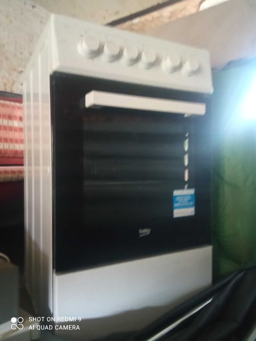 Kuchenka Beko z płytą ceramiczną