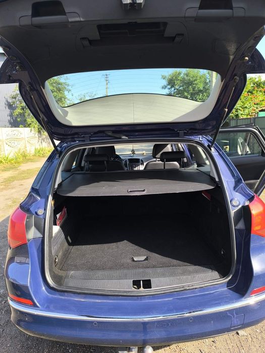 машина opel astra j 2014