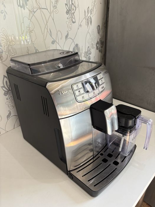 Кавоварка Saeco Intelia One Touch Cappuccino
