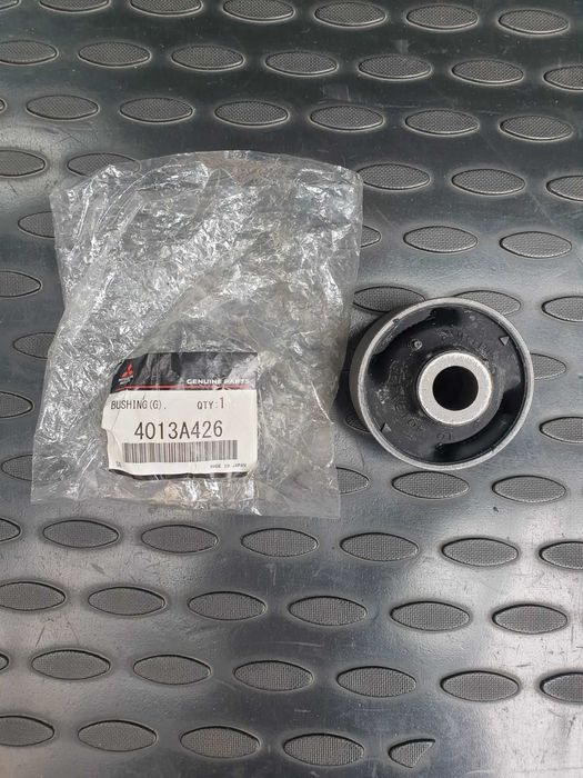 Mitsubishi Outlander III сайлентблок, новий, ОРИГІНАЛ 4013A426