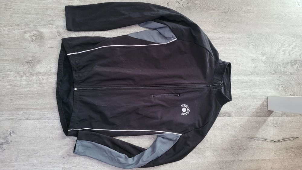 Zestaw ubrań i akcesoriów rowerowych