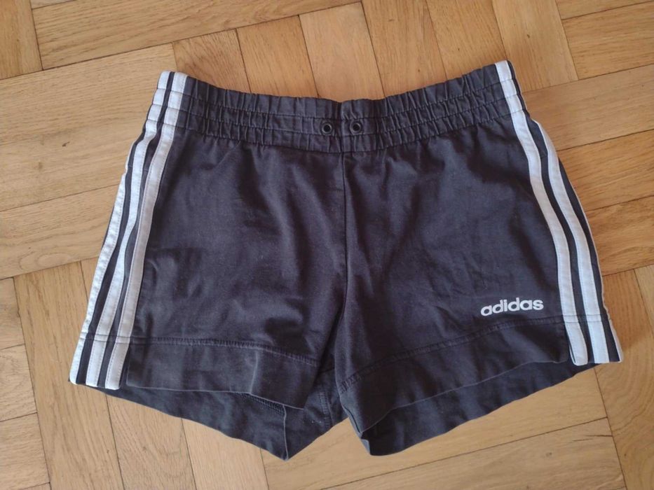 Czarne spodenki Adidas