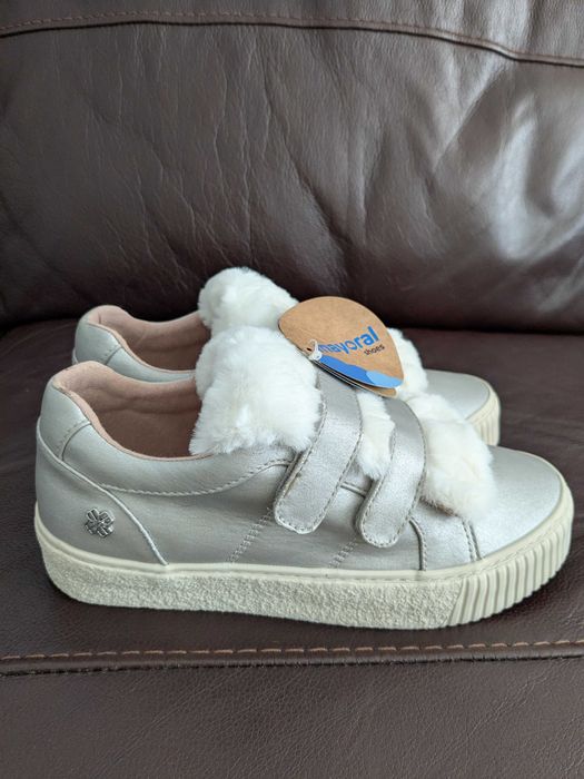 Стильні та оригінальні. Нові кросівки Mayoral для дівчинки, 34 розмір