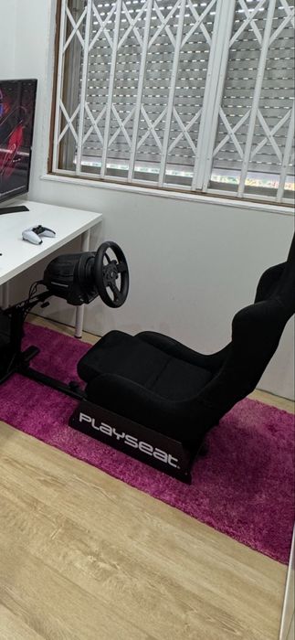 Volante thrumaster T300 RS Gt com playseat evolution preto.