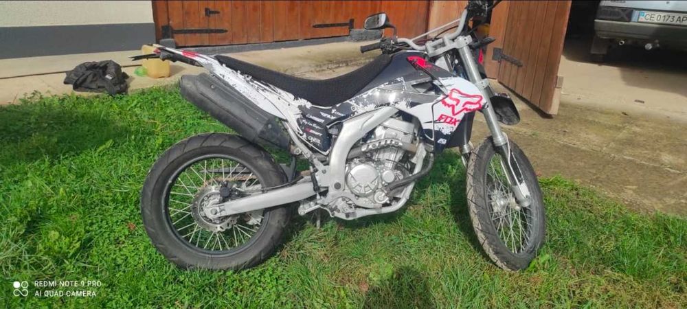 Мотоцикл LONCIN LX300GY