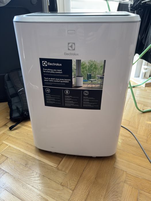 Klimatyzator przenośny Electrolux EXP26U338CW