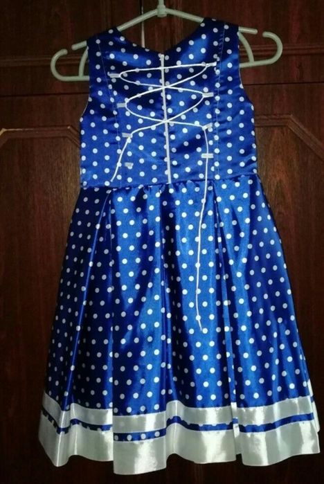 Продам сукню в стилі ретро.