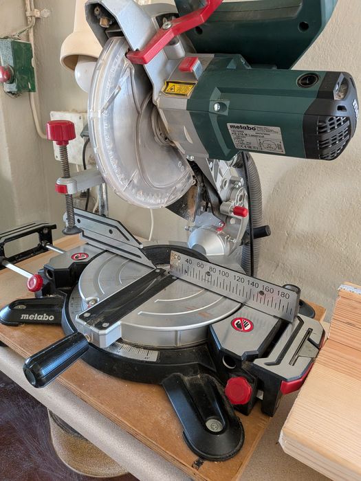 Ukośnica Metabo KS 216 M