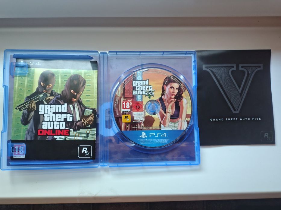 PlayStation 4 pro  б/у  на 1 тб у хорошому стані з двома дисками GTA 5 та Minecraft