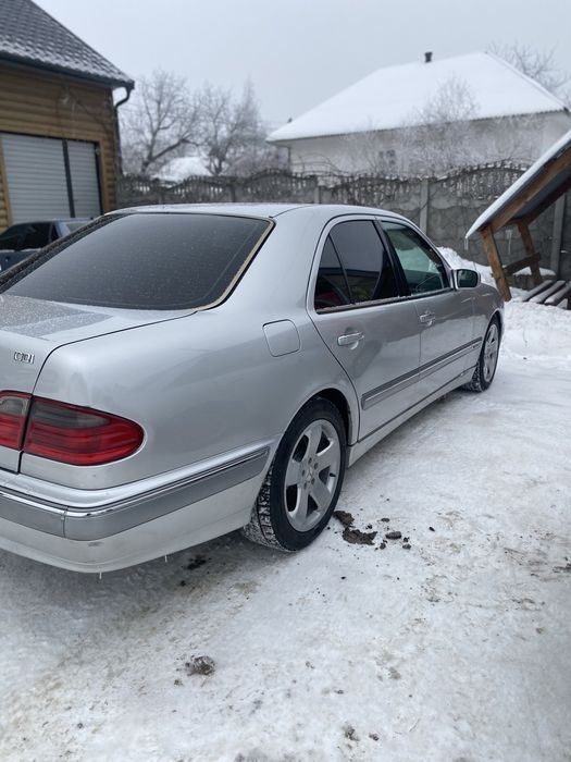 Mersedes-Benz E-320 W210