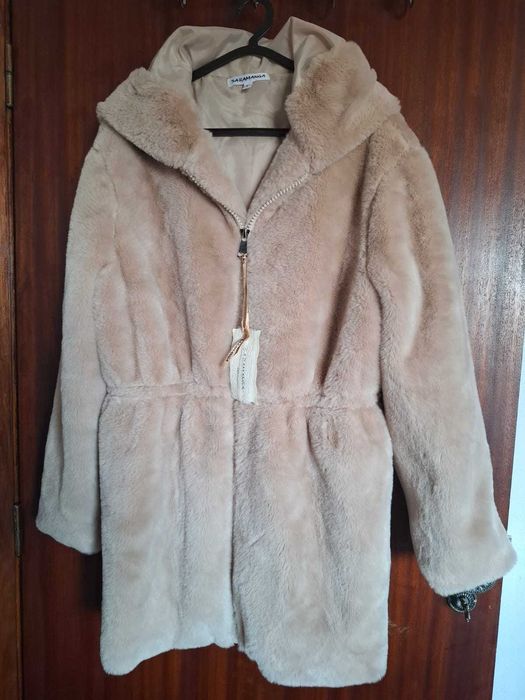 Casaco de pelo na cor creme - Tamanho L