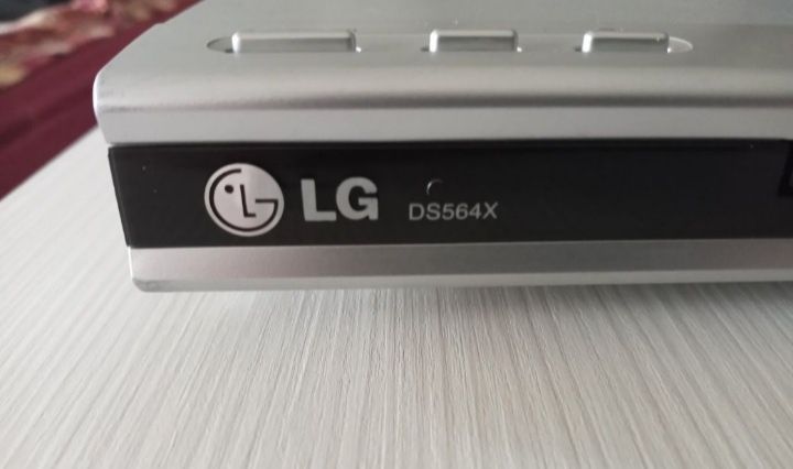 DVD плеєр LG DS564X