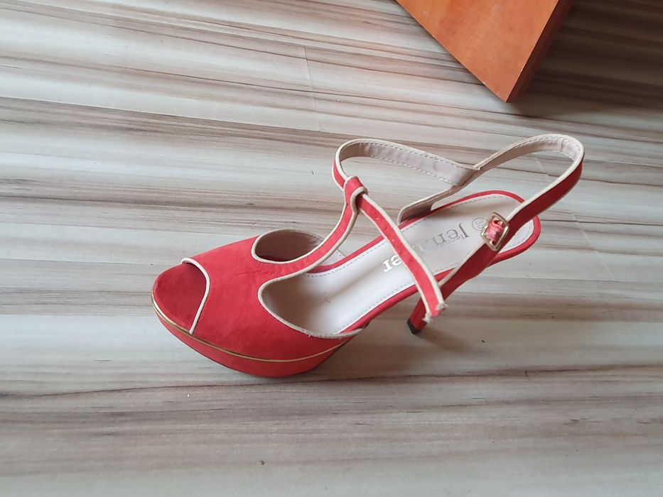 Buty szpilki sandałki kolor ceglany rozmiar 38