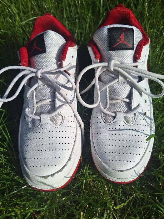 Buty jordan max aura 5 GS 38