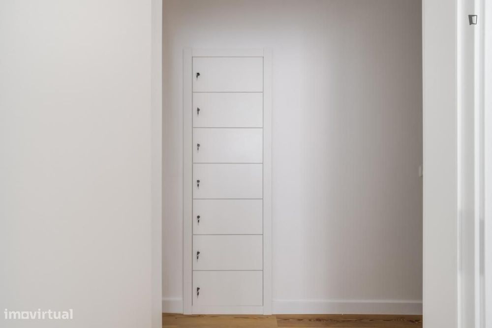 Quarto - localizado em Arroios Lisbon