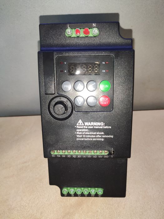 Вхід220в вихід380в Частотнік 220-380 повишаючий Перетворювач частотний