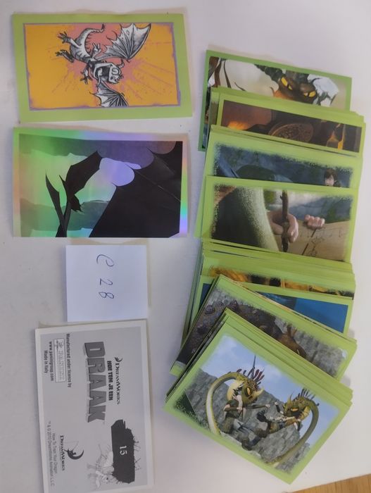 (C4) Cromos de 8 coleções