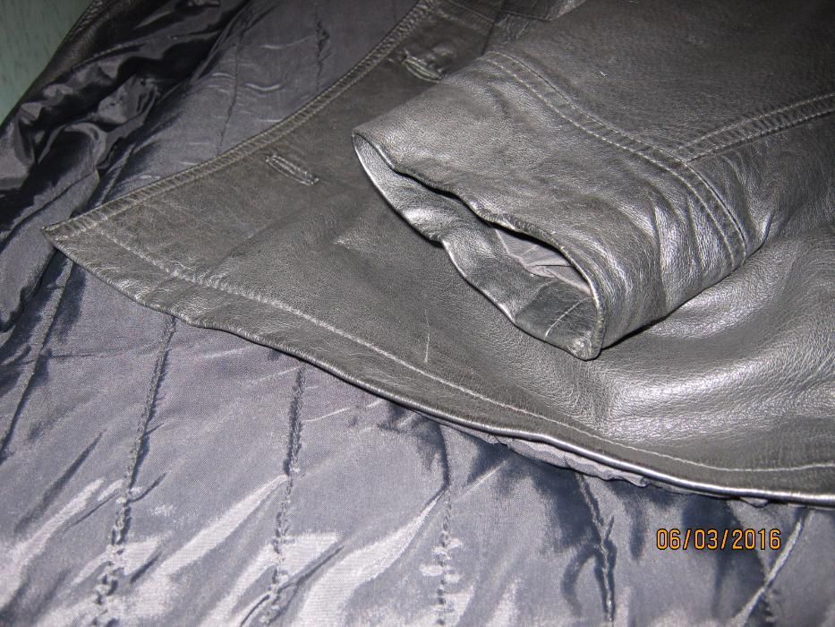 Кожаный пиджак. В хорошем состоянии.