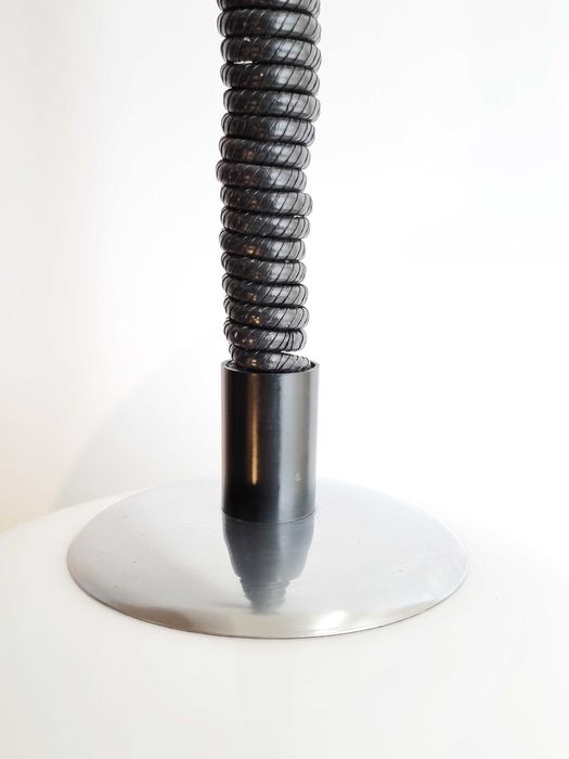 Candeeiro Space Age branco Harvey Guzzini anos 70