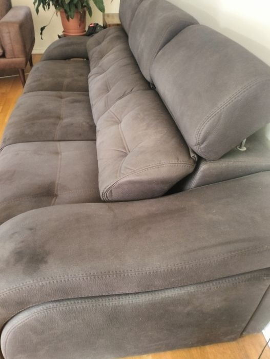 Conjunto Sofá 3 lugares, com chaise longe 3 pufs