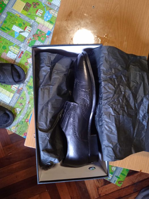 Це взуття я покупав у бутіку,жодного разу їх не взував.