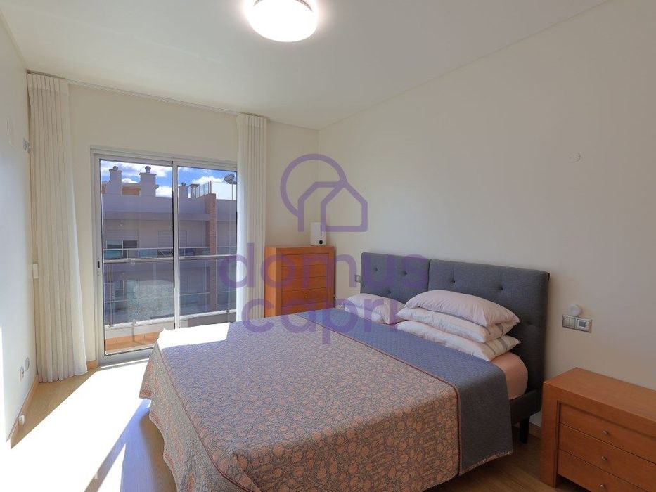 Apartamento T3 com Estacionamento em Faro -