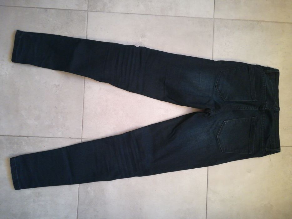 Jeansy granatowe z ozdobnymi suwakami cropp 34