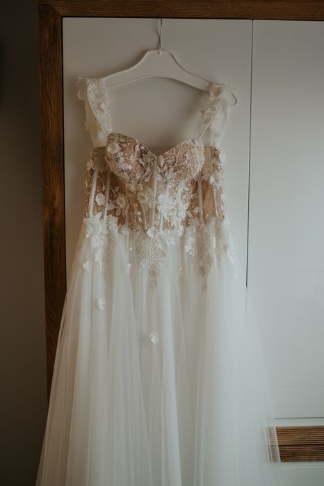 Piękna suknia ślubna