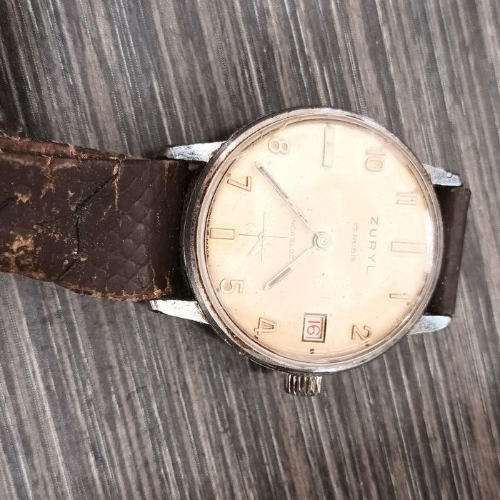 Relogio  mecânico Zuryl