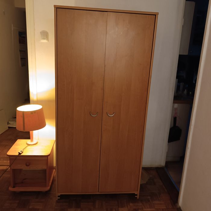 Szafa dwudrzwiowa z drążkiem