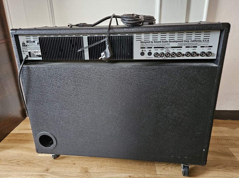 Wzmacniacz gitarowy Roland Vga-7