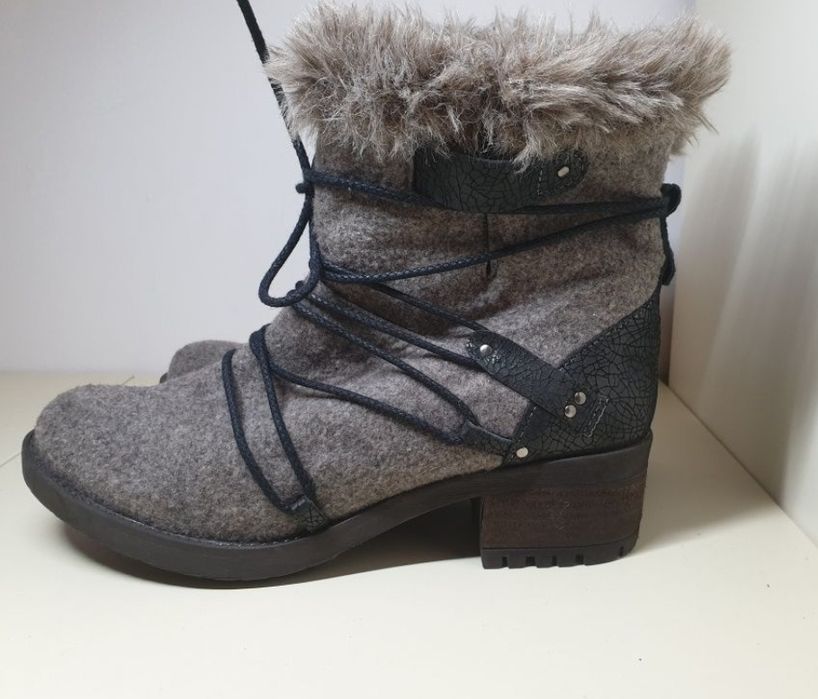 Ботинки валенки Bata  Оригинал Новые 38 размер сапоги