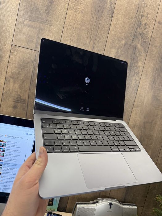 Продам маккбук Apple MacBook Pro 14-inch, 2021 заблокирован на запчаст