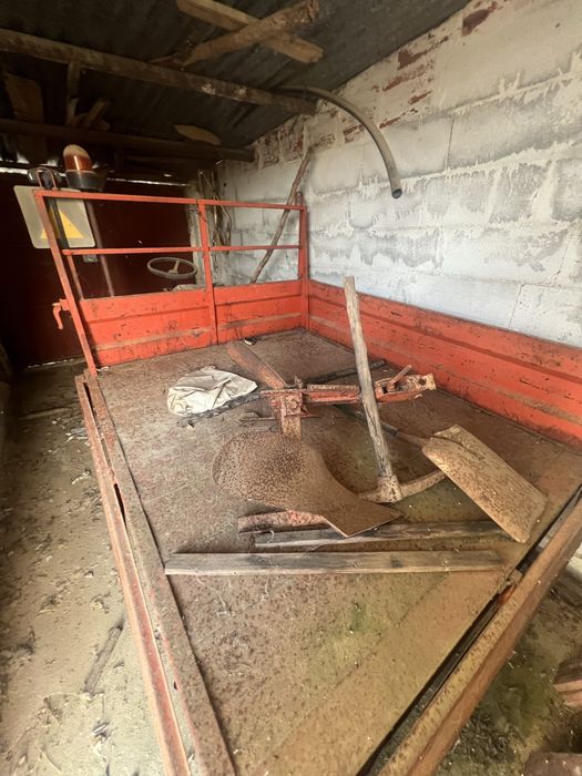 Motocultivador 12 CV com reboque, charrua e fresa