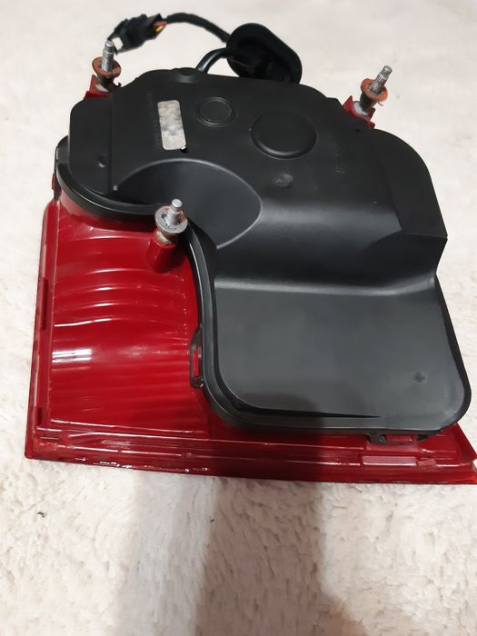 Lampy Audi A8 D3 tył klapa przedlift
