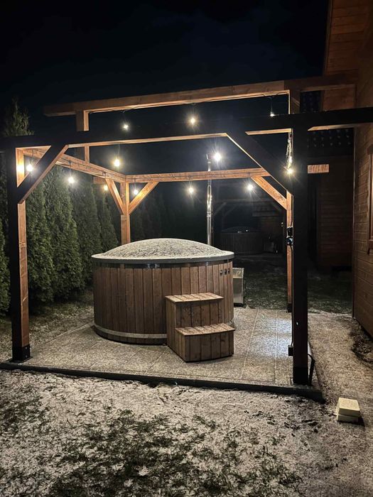 Domki całoroczne, kominek, balia na wylączność,Nad jeziorem,Noclegi Mazury-Bajkowy Winiec