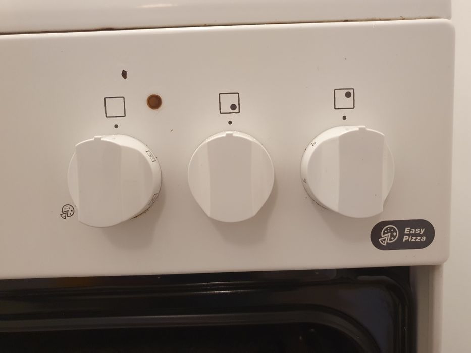 Kuchenka elektryczna z płytą ceramiczną Zanussi
