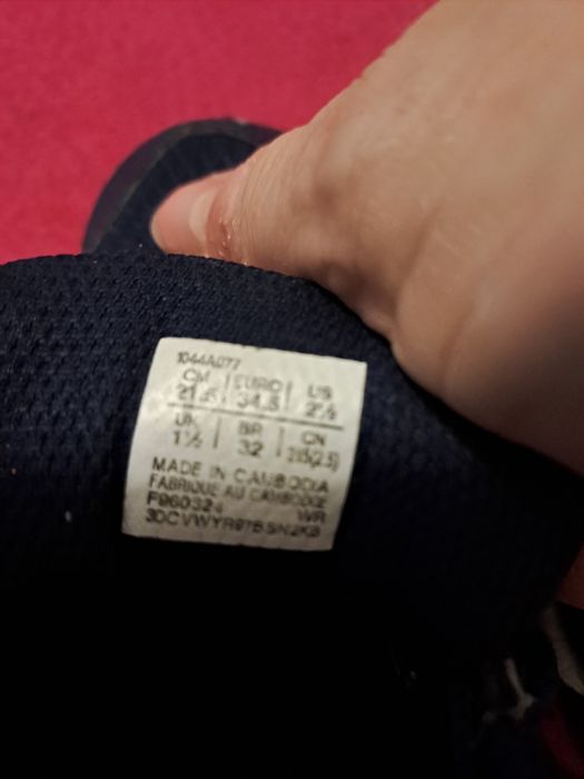 Adidasy chłopięce Asics.